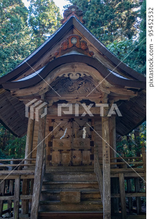 Wakamiya Shrine, in the precincts of Higashi Rakurakufuku Shrine, Miyauchi, Nichinan-cho, Hino-gun, Tottori Prefecture Wakamiya Shrine, in the precincts of Higashi Rakurakufuku Shrine, Miyauchi, Nichinan-cho, Hino-gun, Tottori Prefecture 95452532