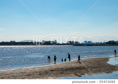 Stroll through Kasai Rinkai Park 95453089