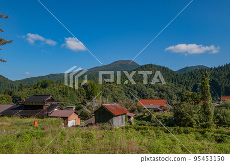 Kirinzan Viewed from the ruins of Nishirakufuku Shrine, Nichinan-cho, Hino-gun, Tottori Prefecture 95453150
