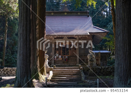 Higashi Rakufuku Shrine Worship Hall, Miyauchi, Nichinan-cho, Hino-gun, Tottori Prefecture 95453154