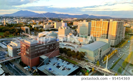 Sunset in Tsukuba city 95454369