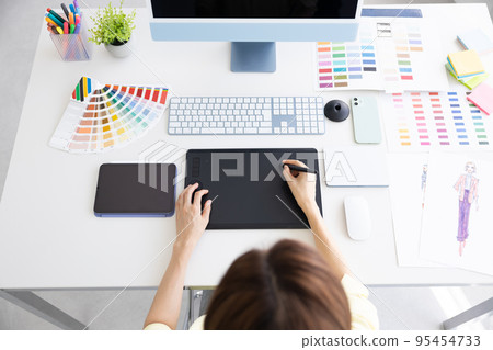 Hands of the business designer Hands of the business designer 95454733