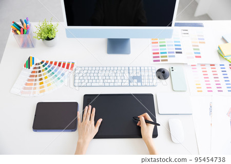 Hands of the business designer Hands of the business designer 95454738