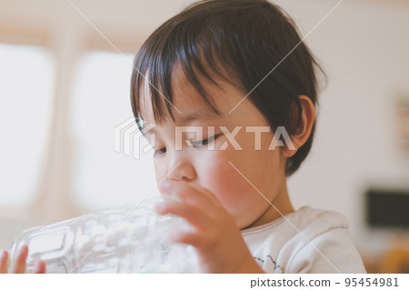 兩歲兒童 兒童 小孩 95454981