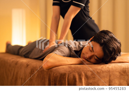男性脊椎按摩整骨指壓按摩 95455283