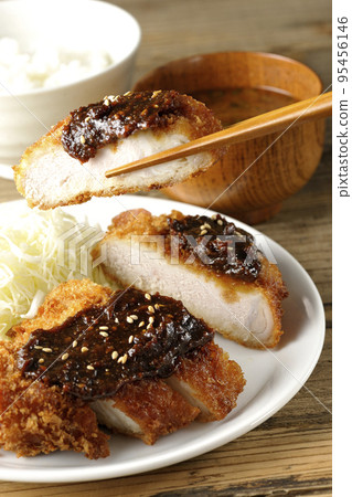 味噌醬豬排套餐 95456146