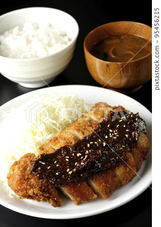 Pork cutlet set meal with miso-based sauce 95456215