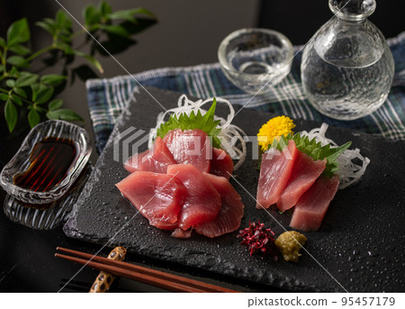 Tuna sashimi 95457179