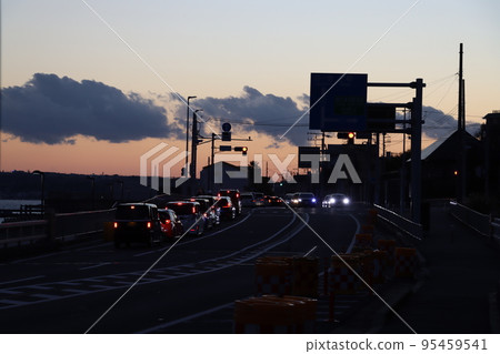 黃昏趕回家 黃昏趕回家 95459541