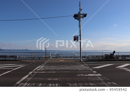 pedestrian crossing by the sea 95459542