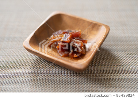 一口大小的鮭魚 95459824