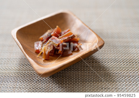 一口大小的鮭魚 95459825