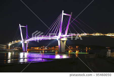 Night view of crab bridge in Taean Peninsula Night view of crab bridge in Taean Peninsula 95460050