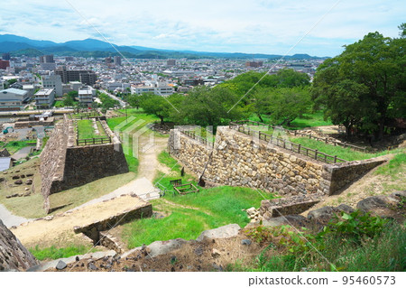 [Japan's Top 100 Castles] Tottori Castle Hisamatsu Park Omotegomon Gate Ruins, Hishi Yagura Ruins and Tottori City 2 seen from Tenkyumaru Tottori City, Tottori Prefecture 95460573