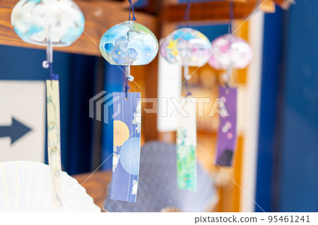 日本夏天的形象與風鈴的風景 95461241