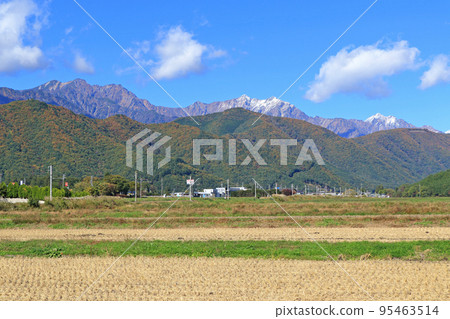 Autumn in the northern Alps after Tateyama mountain range 95463514