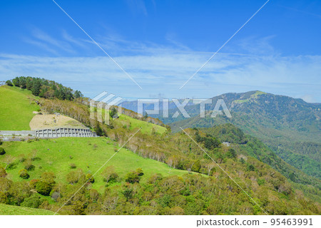 A superb view of Utsukushigahara from Mitsumine Observatory [Autumn Venus Line] 95463991