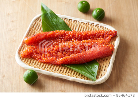 Hokkaido Raw Sujiko (White Salmon) 95464178
