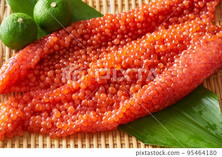 Hokkaido Raw Sujiko (White Salmon) 95464180