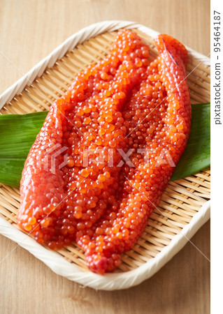 Hokkaido Raw Sujiko (White Salmon) 95464187