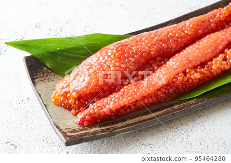 Hokkaido Raw Sujiko (White Salmon) 95464280