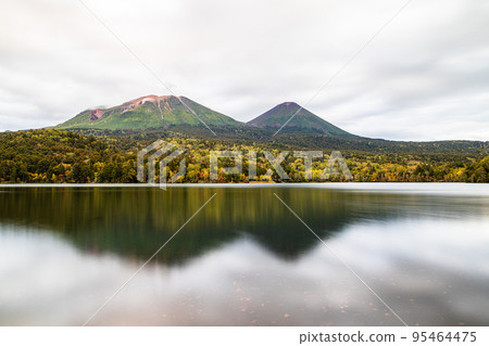 [北海道 Onneto] Autumn Onne-numa October 95464475