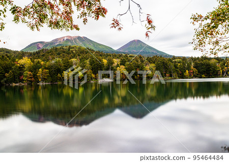 [北海道 Onneto] Autumn Onne-numa October 95464484