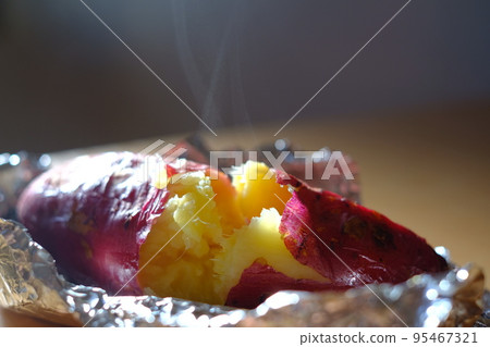 Yaki-imo's delicious season Yaki-imo's delicious season 95467321