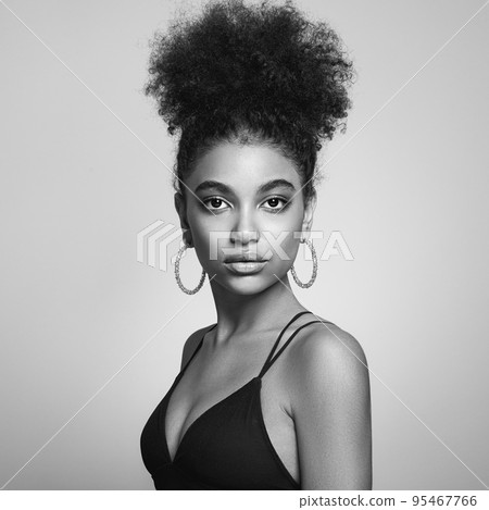 Beauty portrait of African American girl with afro hair 95467766