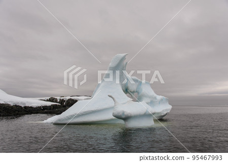 Iceberg in Antarctic sea 95467993