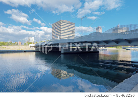 Morning Murasaki River and Kitakyushu City Hall Kokura, Kitakyushu City 95468256