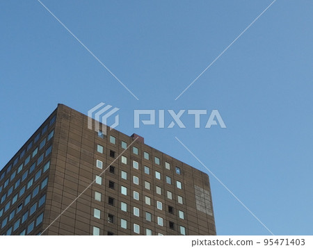 仰望札幌市政府和藍天 仰望札幌市政府和藍天 95471403