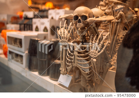 Skeleton mannequin in spooky Halloween Window Skeleton mannequin in spooky Halloween Window 95478000