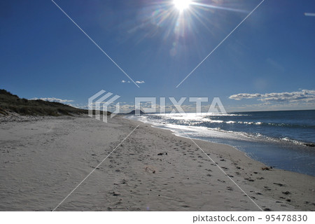 陽光、大海和沙灘 陽光、大海和沙灘 95478830