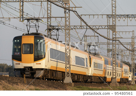 近鐵 22000 系列和 30000 系列 Vistacar(櫛田至白代) 近鐵 22000 系列和 30000 系列 Vistacar(櫛田至白代) 95480561