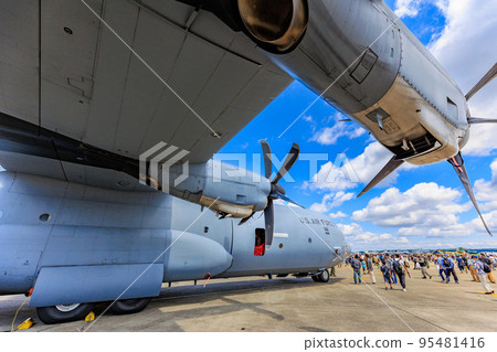 東京福生市橫田基地友誼節 C-130 J 超級大力神 東京福生市橫田基地友誼節 C-130 J 超級大力神 95481416