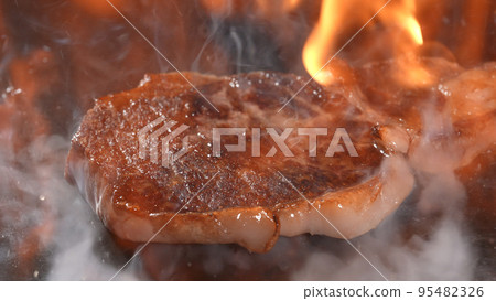 牛排火腿 牛排火腿 95482326