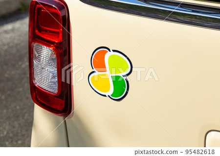 four-leaf mark on a car 95482618