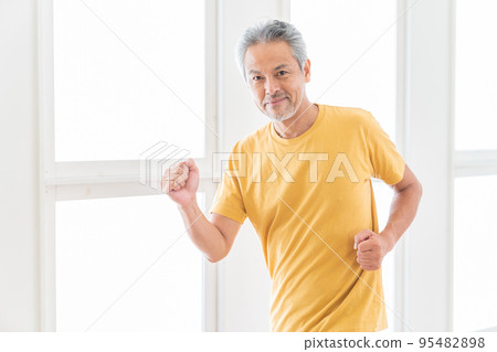 Senior male fitness image 95482898