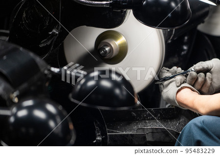 craftsman's handiwork 95483229