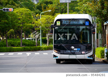 A metropolitan bus (SORA) departed from Namiki-dori bus stop A metropolitan bus (SORA) departed from Namiki-dori bus stop 95484281