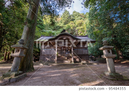 Rakurakufuku Shrine Worship Hall, Inga, Nichinan-cho, Hino-gun, Tottori Prefecture 95484355