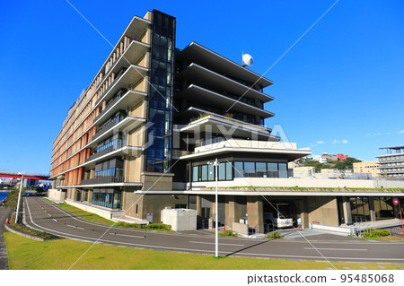 [Nagasaki Prefecture] Nagasaki Prefectural Office in sunny weather (after renewal) 95485068