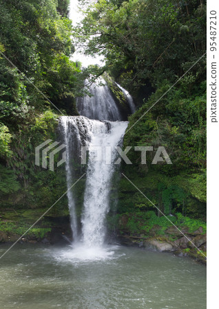 落瀑布 95487210
