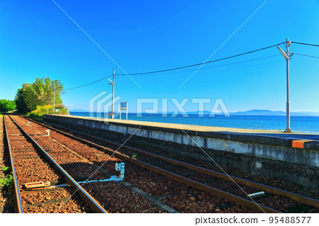 [長崎縣] 大山東站（島原鐵道），日本最靠近大海的車站，天氣晴朗 95488577