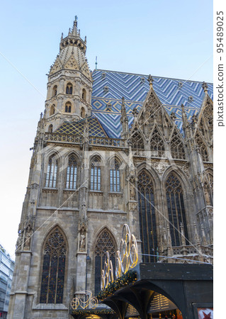 Saint Stephens Cathedral in Vienna, Austria 95489025