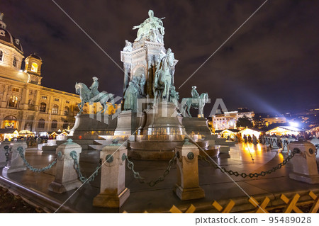 statue of Empress Maria Theresa, Vienna, Austria statue of Empress Maria Theresa, Vienna, Austria 95489028