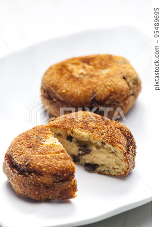 cauliflower and potato burgers with mushrooms cauliflower and potato burgers with mushrooms 95489695