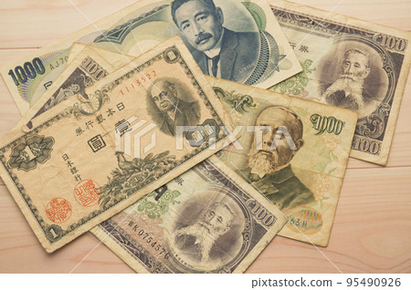 old coin (currency) 95490926