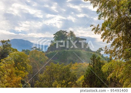 [Gifu Prefecture] Naegi Castle Ruins 95491400
